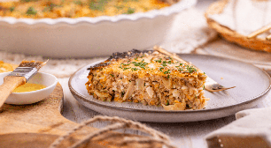 Sem glúten, essa torta de carne com cebola é fácil de fazer e combina com o lanche da tarde