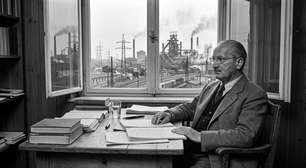 Martin Heidegger, filósofo, 1953: "O verdadeiro perigo tecnológico não está nas máquinas, mas na relação de domínio que o ser humano estabelece com o mundo."