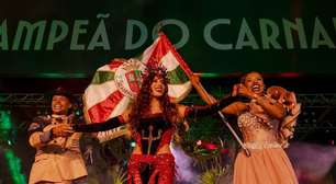 Anitta é coroada rainha de bateria da Grande Rio com looks icônicos