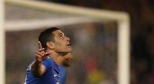 Brasil x Austrália: último jogo teve recorde de Diego Souza