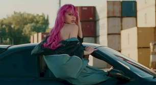 Quem é ADÉLA, a nova aposta do pop que cresceu mais de 166% no streaming