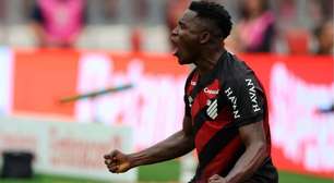 Nova regra obriga Athletico a rever elenco de estrangeiros; veja
