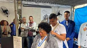 Tia Surica ganha Medalha Chiquinha Gonzaga em homenagem à sua história na Portela