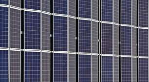 Oito contêineres marítimos transformarão uma usina solar numa central elétrica que opera mesmo após o pôr do sol