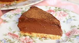 Torta de chocolate sem forno e sem gelatina: cremosa e fácil de fazer