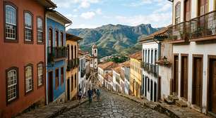 Ruas sinuosas, casarões dos séculos XVIII e XIX e montanhas rochosas: a cidade mineira que cresceu com a exploração de diamantes e teve seu centro histórico reconhecido como Patrimônio Mundial