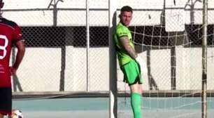 Goleiro protesta e se nega a defender pênalti na Bolívia
