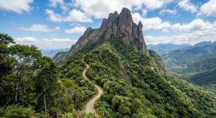 São mais de 200 quilômetros de trilhas entre picos, cachoeiras e piscinas naturais: o parque da Região Serrana do Rio de Janeiro que atravessa quatro municípios e guarda quase 20 mil hectares de Mata Atlântica