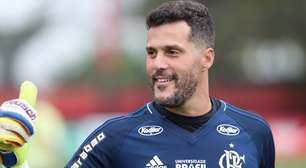 Ex-goleiro do Flamengo, Júlio César expõe problemas financeiros e faz alerta sobre empresário