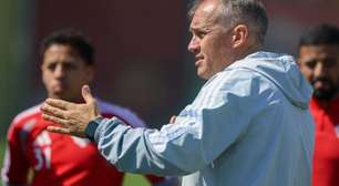 Internacional: técnico conversa com elenco e prioriza ataque em treino