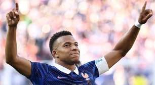 França vence a Turquia com gol de Mbappé, que sente lesão após marcar