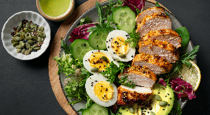 Saladas proteicas para o almoço: 5 receitas saudáveis e ricas em proteínas para aumentar a saciedade