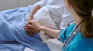 O que vemos antes de morrer? Enfermeiras revelam relatos comuns de pacientes