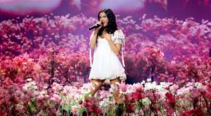 Olivia Rodrigo cura feridas e derrama sangue em abertura triunfante da 'Unraveled Tour'