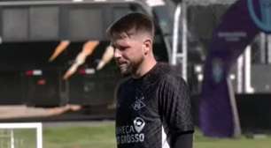 Ex-Grêmio é internado em UTI após arritmia durante treino