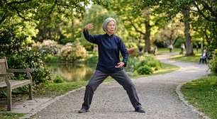 Praticar tai chi ajuda no equilíbrio, mas o ganho depende de frequência, progressão e movimentos adaptados ao nível de cada pessoa