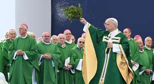 Papa reforça que 'Igreja precisa reconhecer seus erros' em 3º dia na França