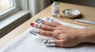 Colocar papel alumínio nas unhas: para que serve e por que recomendam