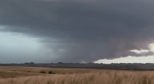 Caçadores de tempestade registram supercélula no RS; veja vídeo