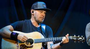 Jeff Ament relembra o começo do Pearl Jam e explica como a banda escolheu o novo baterista