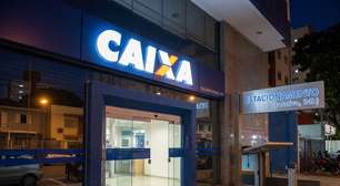 Homem invade agência da Caixa no Centro de Porto Alegre e foge após ser flagrado por vigilante