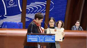 Advogada iraniana Nasrin Sotoudeh recebe prêmio Václav Havel de Direitos Humanos