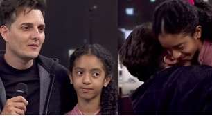 Como ela está? Luciano Huck mostra menina que levou 100 picas de abelha