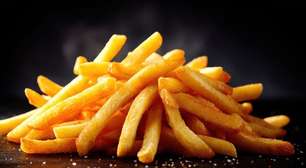 Cozinheiros concordam: "para fazer batata frita crocante, adicione 30 gramas de Maizena e uma colher de chá de sal"