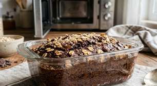 Bolo de chocolate com aveia no micro-ondas: rápido e saudável
