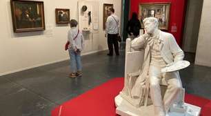 Além das passarelas: exposições mostram por que Paris segue no centro da moda mundial