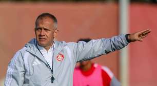 Eduardo Baptista abre disputa por vaga no gol do Internacional