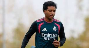 Rodrygo volta a treinar com bola durante recuperação no Real Madrid