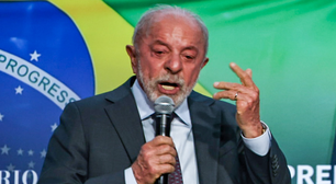 Lula sanciona lei com diretrizes para fortalecer o futebol feminino no Brasil a seis dias da eleição