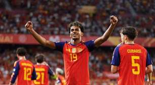 Espanha goleia Croácia com dois de Yamal e assume liderança na Liga das Nações