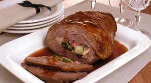 Aprenda a fazer picanha recheada assada na cerveja