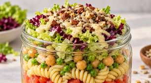 Salada de pote com macarrão: receita prática e deliciosa