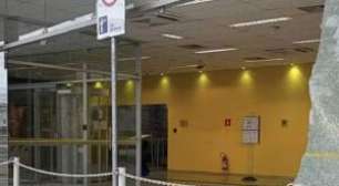 Agência do Banco do Brasil amanhece com portas quebradas em Petrolina