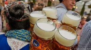 Atendentes da Oktoberfest de Munique pedem respeito em campanha