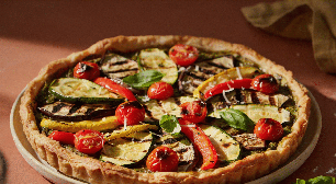Quer um jantar com vegetais? Aprenda a fazer esta quiche de abobrinha, berinjela e pimentão