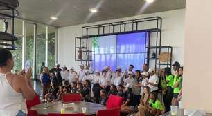 Crianças da Cidade de Deus e pessoas com deficiência plantam árvores no Campo Olímpico de Golfe