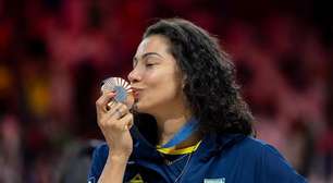 Carolana, medalhista olímpica de vôlei, revela diagnóstico de câncer: 'Momentos super desafiadores'