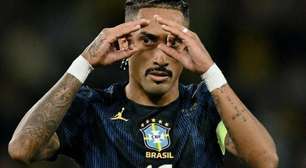 Raphinha é cortado da Seleção por edema na coxa