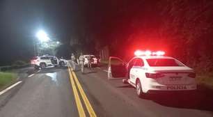 Trio sequestra homem em casa e exige dinheiro da família antes de ser preso na Serra