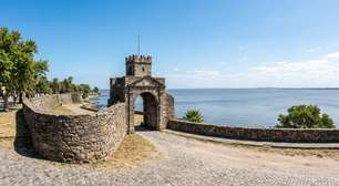 Cercada por água em três lados, com ruas de pedra que recusam o tradicional desenho em tabuleiro espanhol: a cidade uruguaia fundada pelos portugueses em 1680 onde estilos portugueses e espanhóis acabaram se misturando