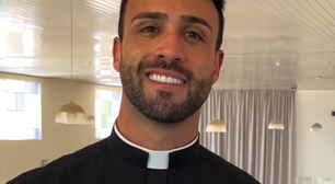 Padre 'galã' viraliza em MG, arranca suspiros e paróquia limita comentários