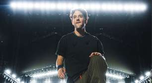 Colin Brittain, do Linkin Park, toca 'Óculos', do Paralamas, na bateria; veja