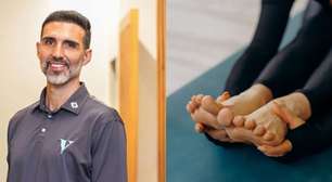 Sergio López López, fisioterapeuta: 'Aos 60 anos, é aconselhável praticar o levantamento dos dedos dos pés. Em pé ao lado de uma cadeira, levante a parte da frente dos pés o máximo possível e abaixe-os lentamente'
