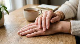 Adeus às unhas quadradas muito longas: o formato curto que voltou justamente por acompanhar melhor o crescimento natural