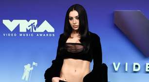 Charli xcx: 'Preciso me perder para conseguir me sentir livre no palco'