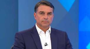 Flávio Bolsonaro promete reduzir preço de alimentos e cutuca filho de Lula: 'Certeza'